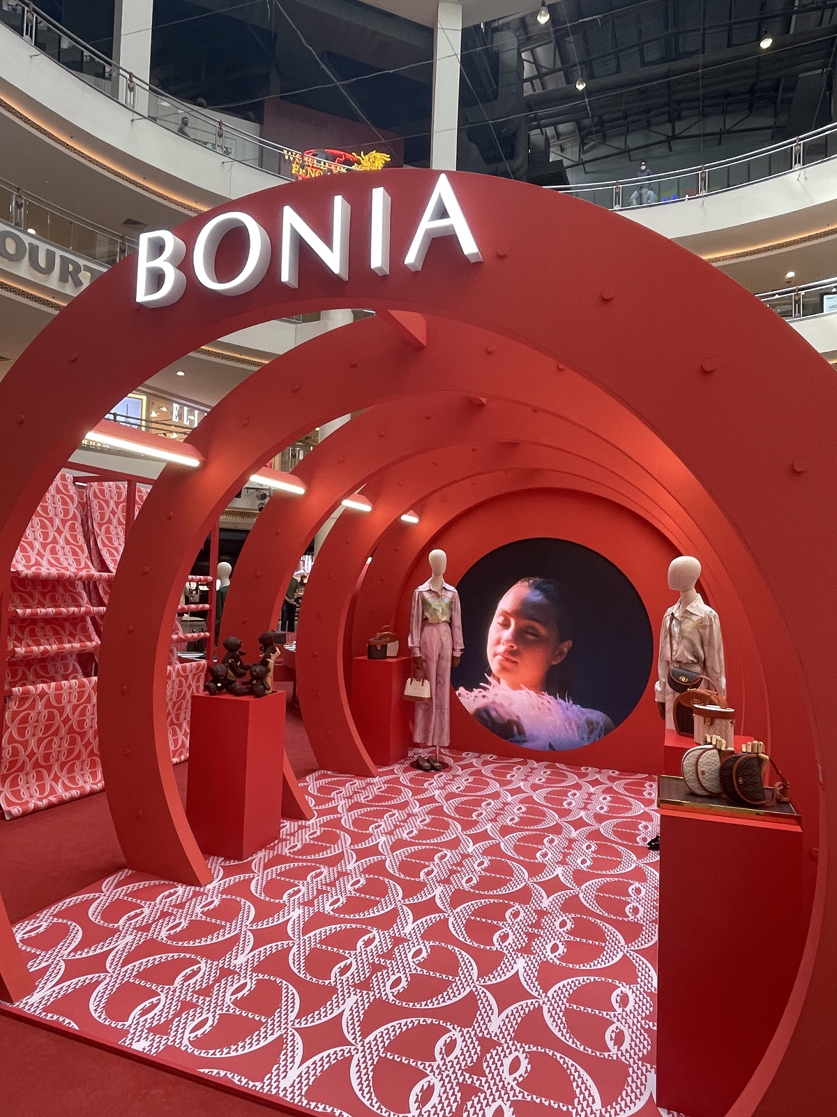 News I La Luna pop-up快闪活动，月球布工厂庆祝BONIA全新里程碑！ 更多热点 图1张