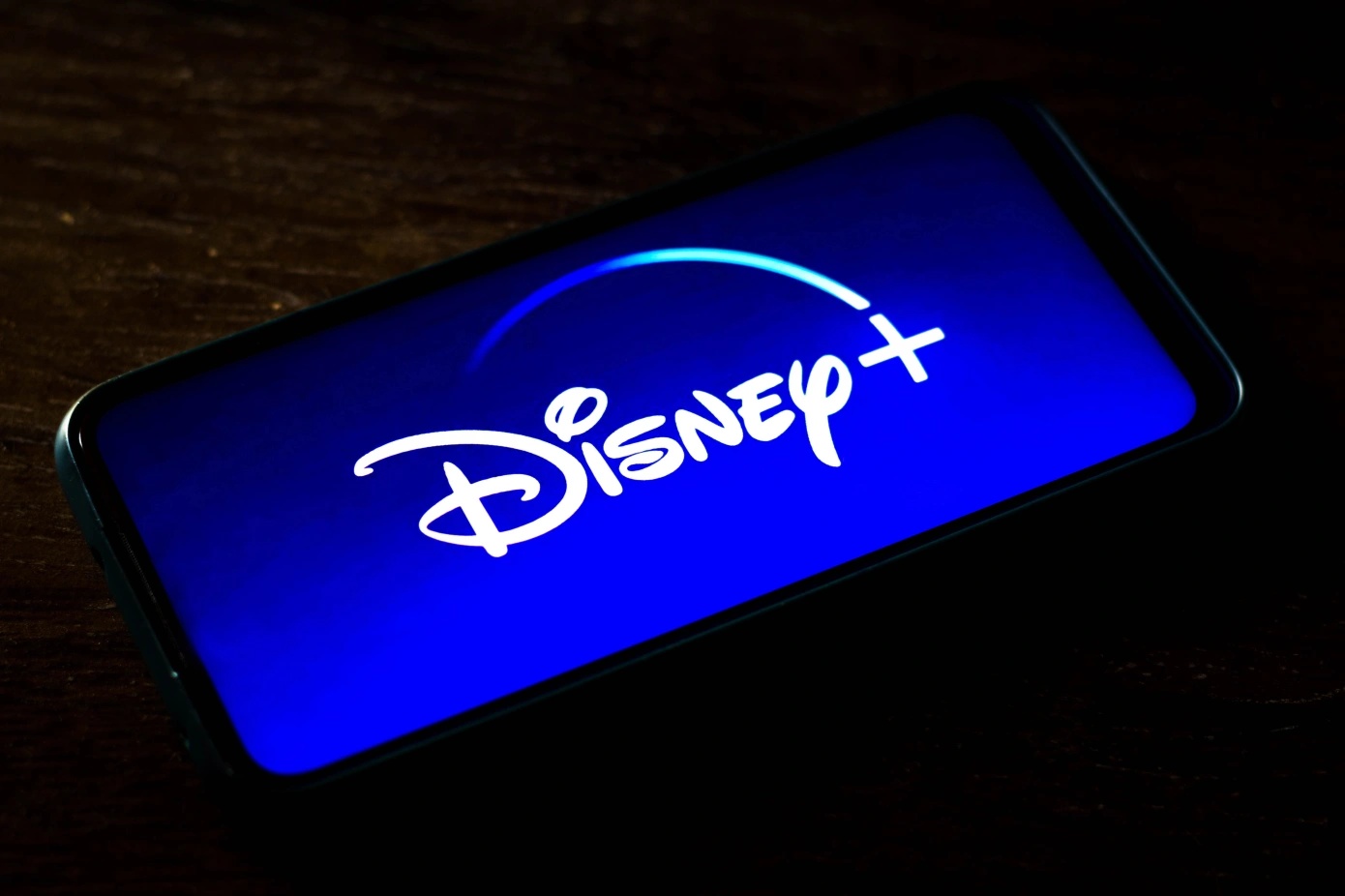 Disney+ 胜 Netflix 成串流龙头，年底宣布将加广告且涨价 数码科技 图1张