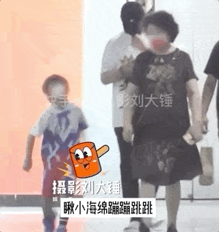 黄晓明带儿子竟“全程低头玩手机”！ 网力挺却被Angelababy粉丝骂：双标 娱乐资讯 图1张