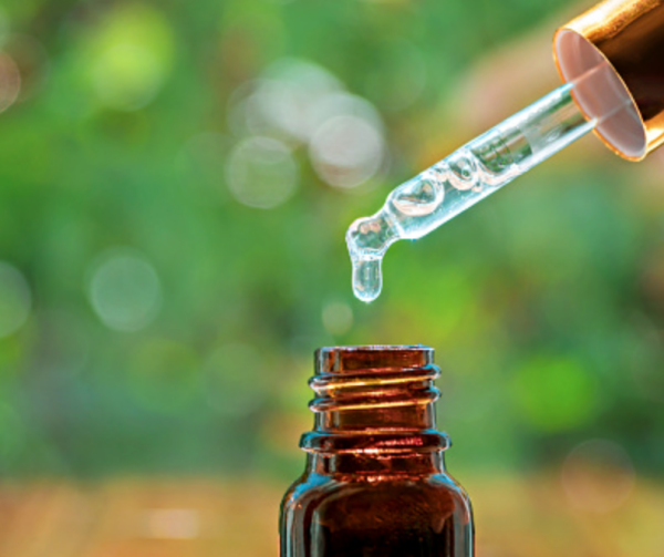 Tips｜防蚊叮、还抗痘，来认识女生都用来“顾门口”的茶树精油 更多热点 图1张