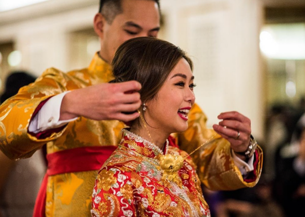 婚嫁｜显瘦、不拖拉不怕走光，5个穿裙褂出嫁的好处！ 更多热点 图2张