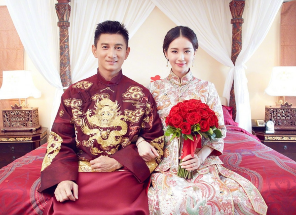 婚嫁｜显瘦、不拖拉不怕走光，5个穿裙褂出嫁的好处！ 更多热点 图3张