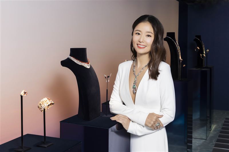 林心如正面“大开深V”　晒东西半球辣翻全场！强调没修图 时尚资讯 图4张