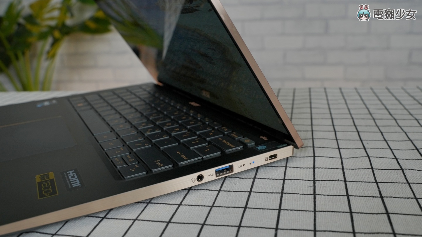 开箱｜理想身型、质感外型！Acer Swift 5 轻薄外观与效能再进化，搭载 Intel 第 12 代处理器成就商务首选 数码科技 图9张