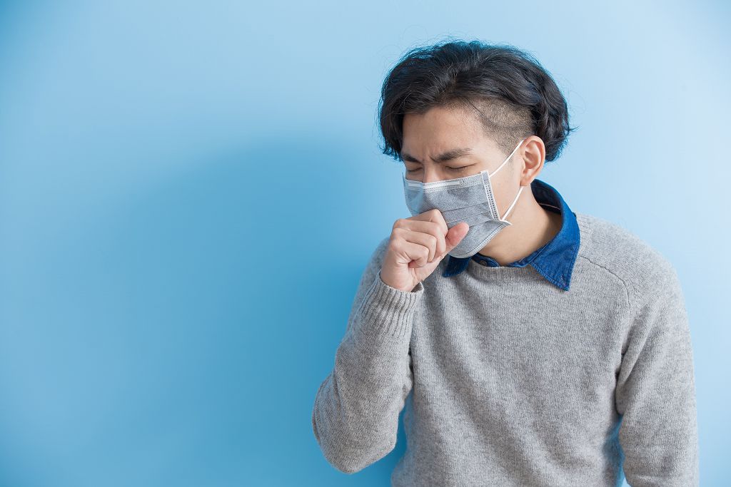 Tips I 声音突变沙哑、皮肤发痒找不到原因、体重忽降等！10种症状恐是癌症前兆 更多热点 图4张