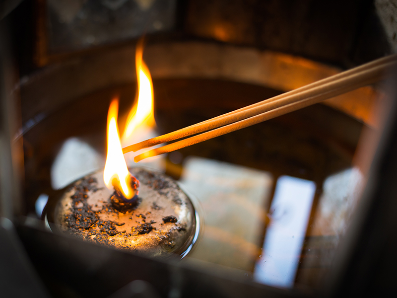 Tips I 烧香为什么都是三炷香？寺庙烧香膜拜3常识 更多热点 图1张