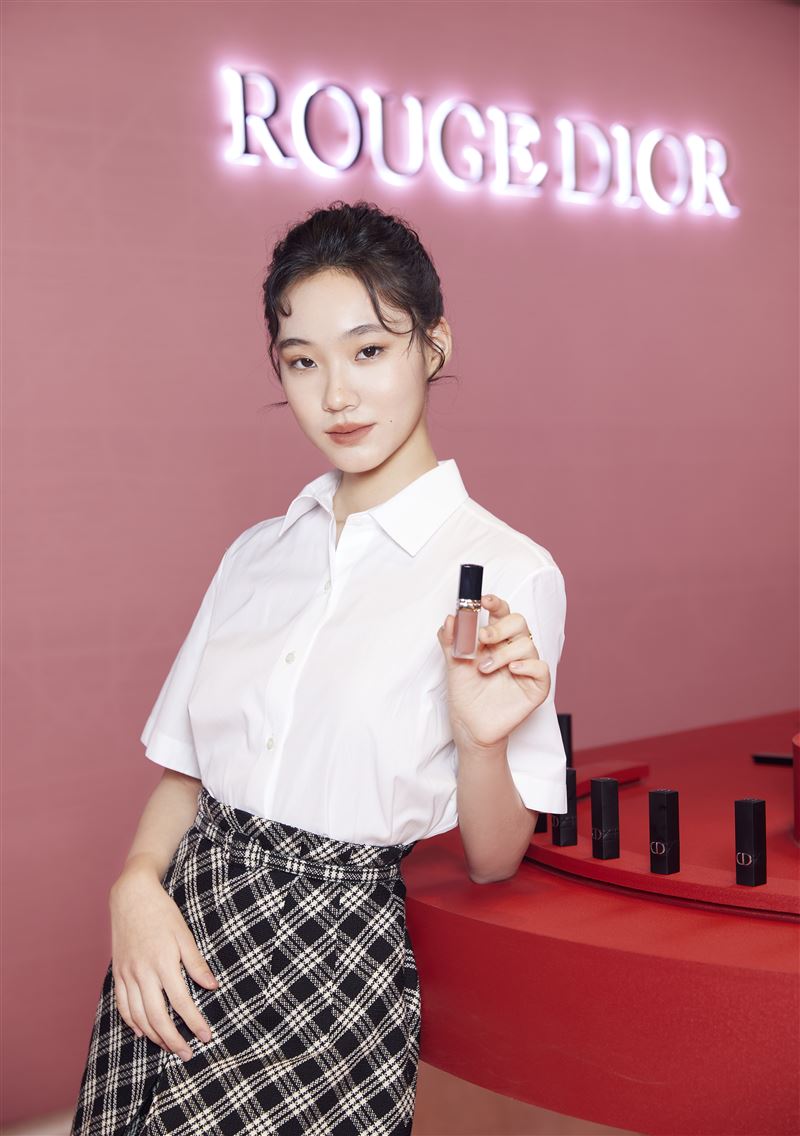 小S二女儿受封“新击剑女神”　运动时仙气爆棚秘诀曝光！ 时尚资讯 图3张