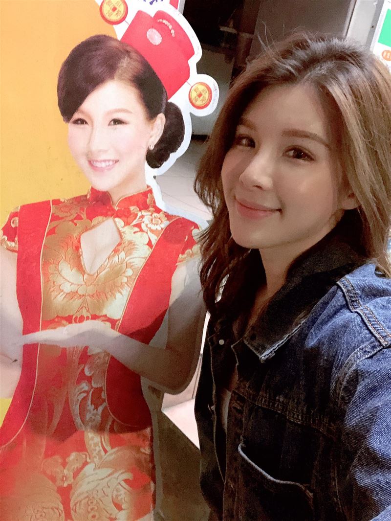 台彩女神比基尼反穿！池畔傲人超凶双球遮不住：必须辣一波 时尚资讯 图6张