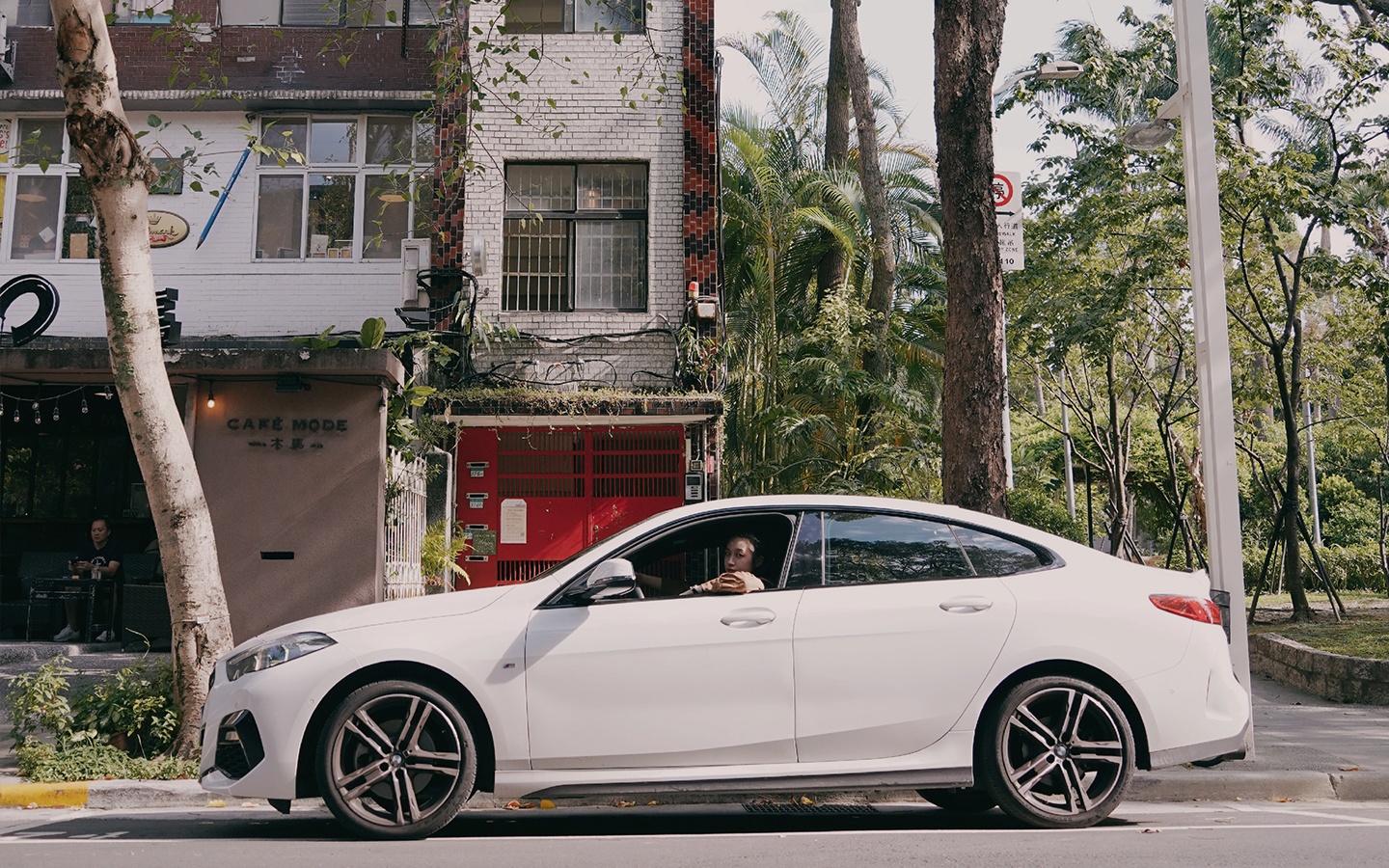 女子车流图鉴｜Drive my car, BMW 2GC M Sport 数码科技 图3张