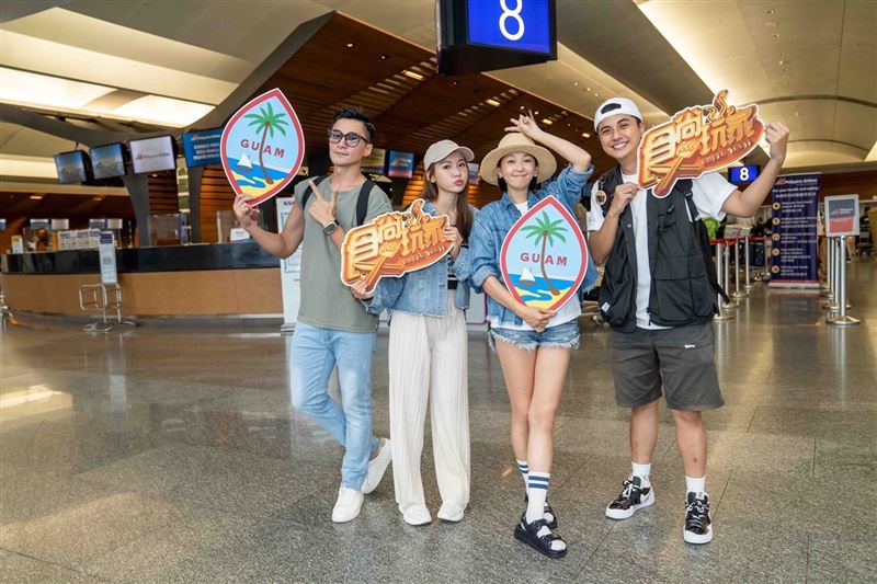 林莎关岛解封！比基尼上围“浮出水面”呼之欲出泄春光 时尚资讯 图5张