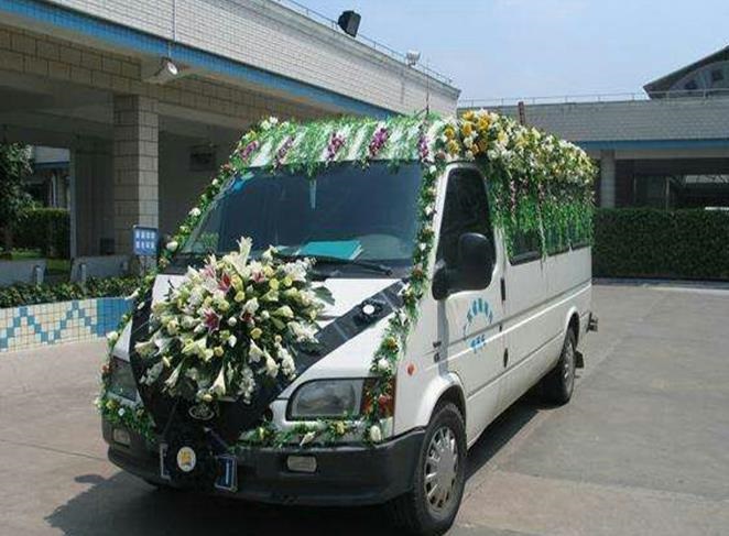 婚礼 I 出嫁婚车5不触霉头的禁忌！路上遇到灵车可以这样做 更多热点 图4张