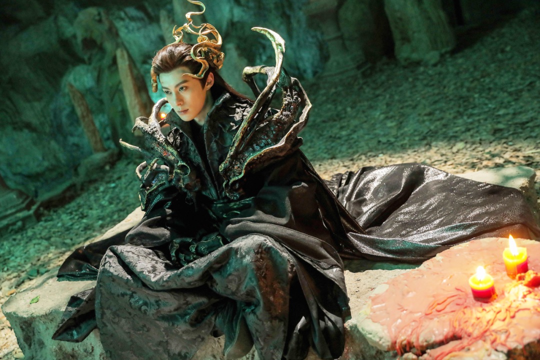 Style I 本座的造型都从高定秀场穿越来！《苍兰诀》主角们打扮都像去参加Met Gala 更多热点 图3张