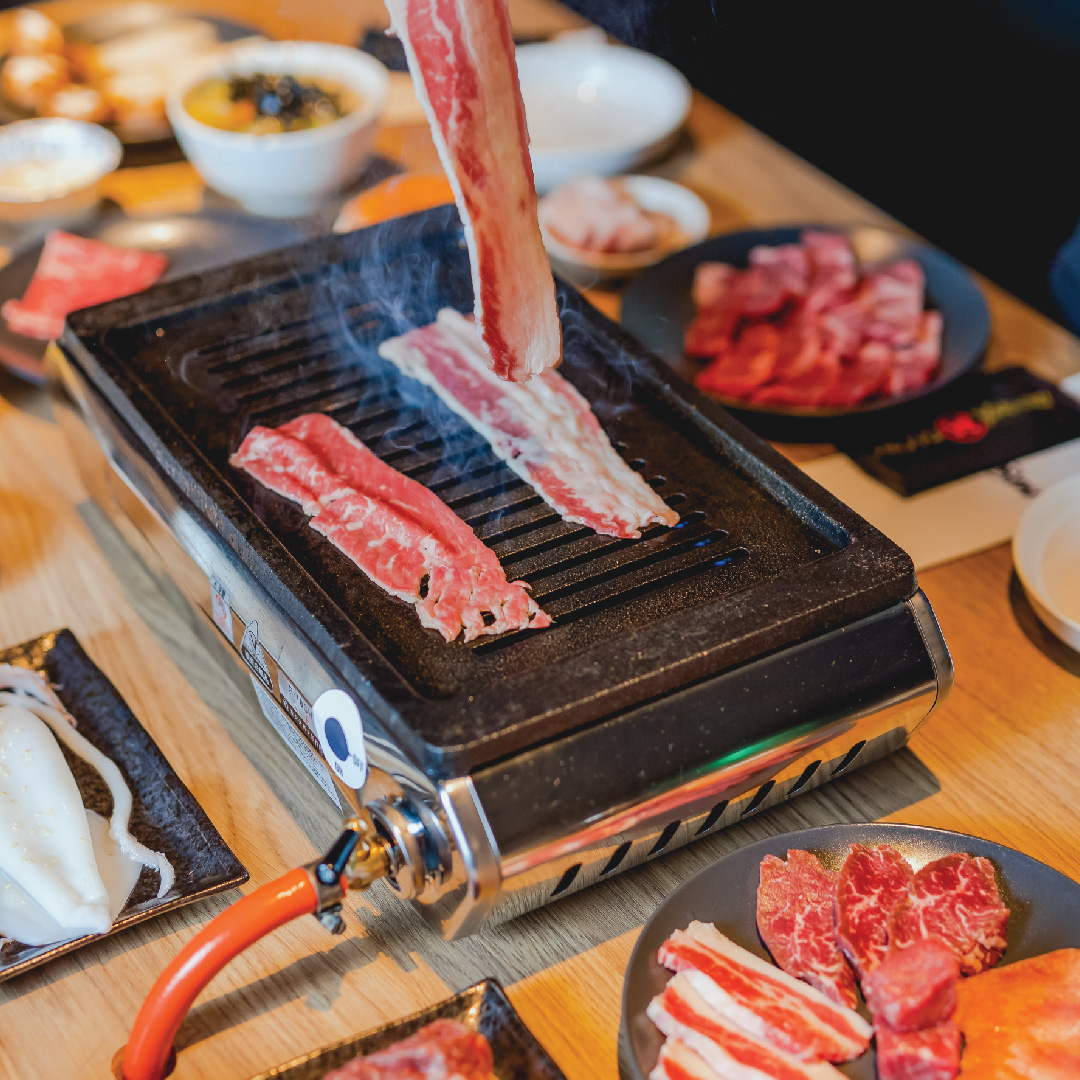 美食 I The Table by Isetan 里6家日式特色餐厅推荐：寿喜锅、烧烤、炸猪排、日式酒吧、拉面和铁板烧 更多热点 图10张
