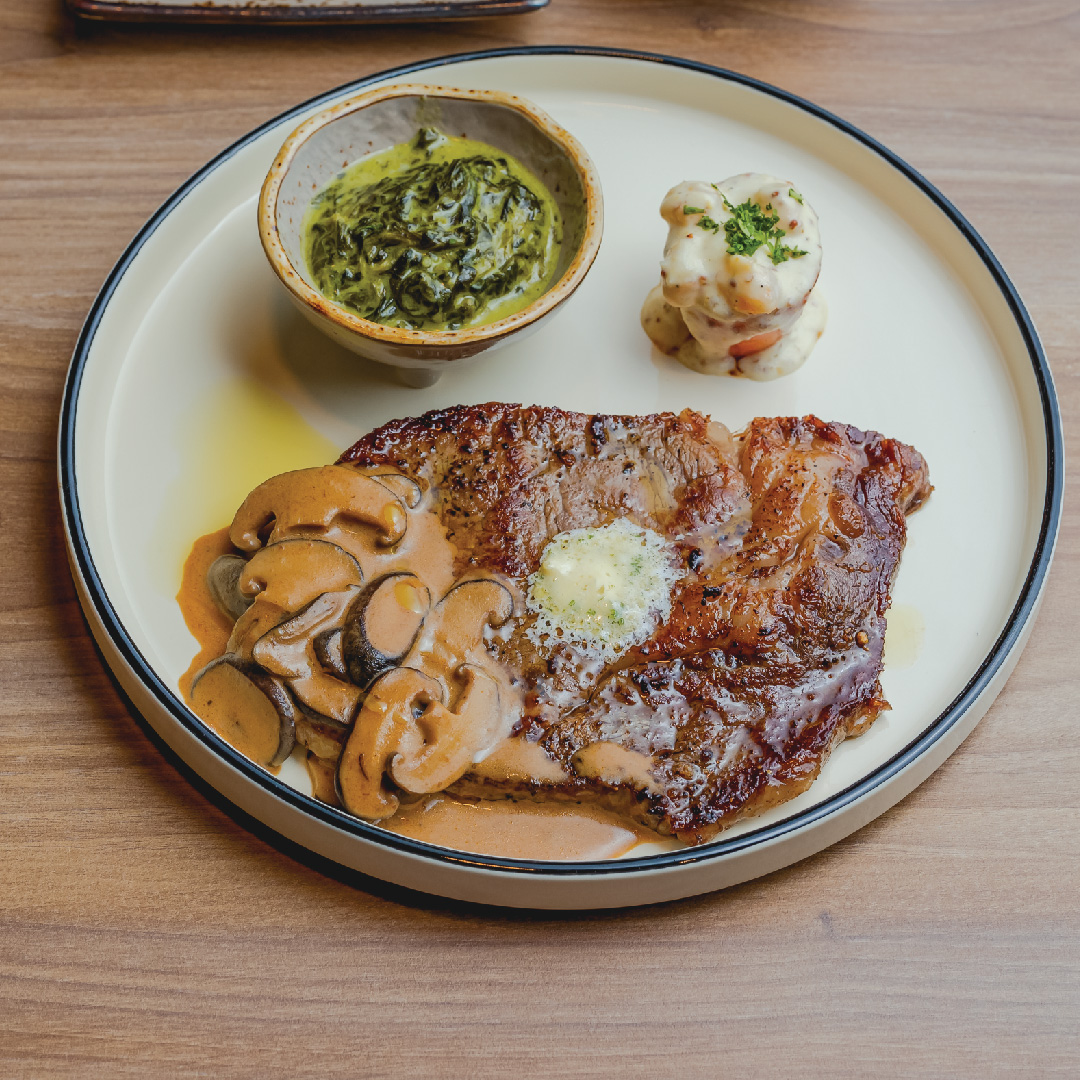 美食 I The Table by Isetan 里6家日式特色餐厅推荐：寿喜锅、烧烤、炸猪排、日式酒吧、拉面和铁板烧 更多热点 图15张