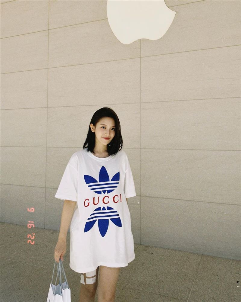 首次抢哀凤！野生女神“0伪装下身失踪”信义区嗨提战利品 时尚资讯 图2张