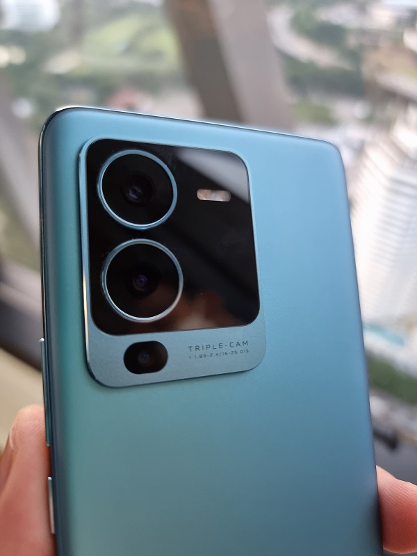 新机 I vivo V25 Pro 5G 手机界颜值天花板！手机壳居然有这个功能？ 更多热点 图2张