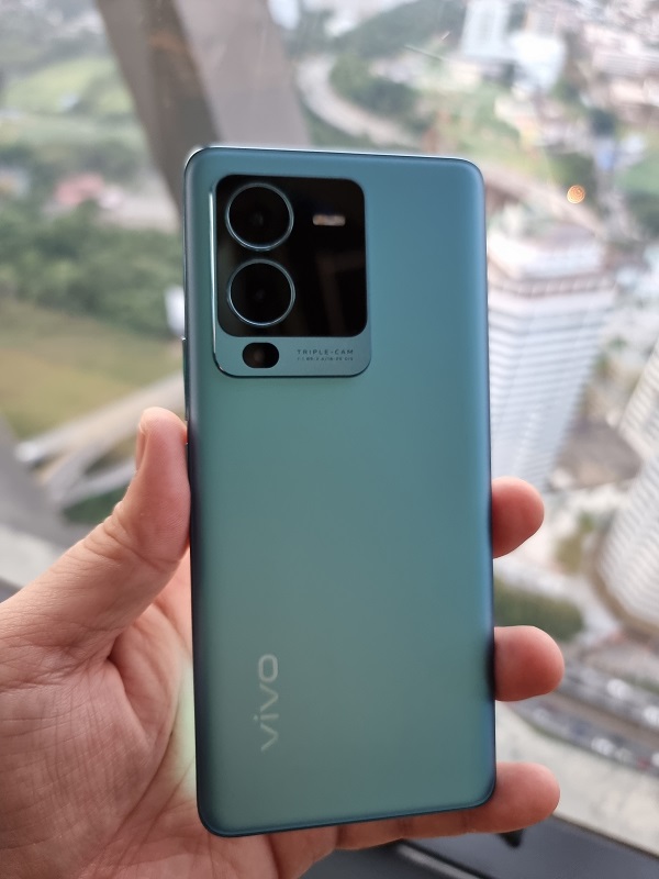 新机 I vivo V25 Pro 5G 手机界颜值天花板！手机壳居然有这个功能？ 更多热点 图5张