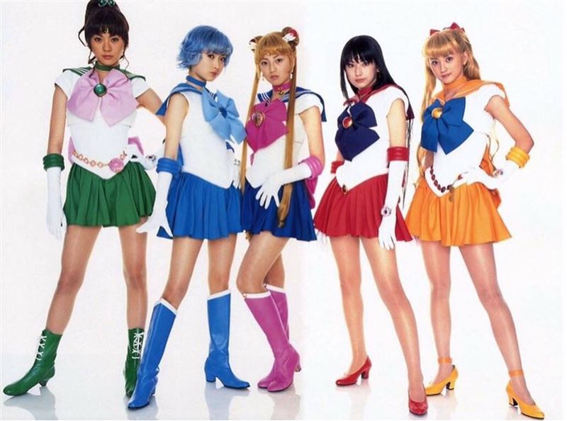 回忆杀！真人版《美少女战士》5女星再同框“她”变化超惊人 时尚资讯 图1张