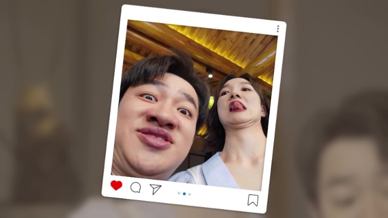 王祖蓝投诉李亚男“太过华姐”！洗完澡出来都是摆美姐pose 娱乐资讯 图2张