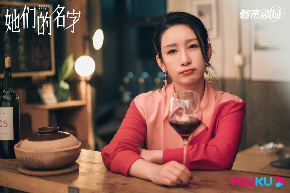 金句 I “结婚是一张纸，离婚可是一本书。”《她们的名字》关于婚姻真实金句 更多热点 图4张