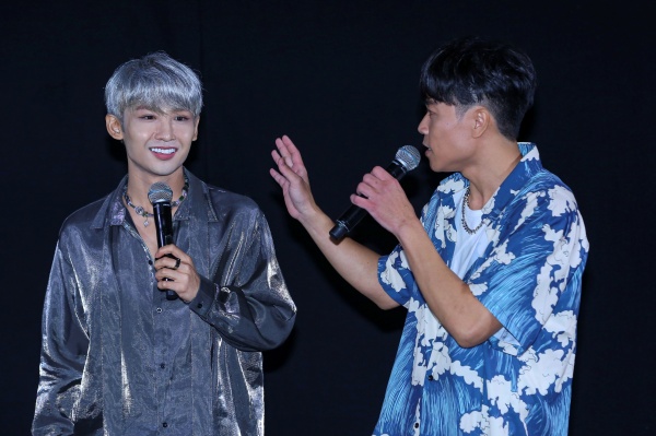 郭晓东自认与李伟燊的Bromance很浪漫！竟被吐槽：一直用身体来“摩擦”我 娱乐资讯 图2张