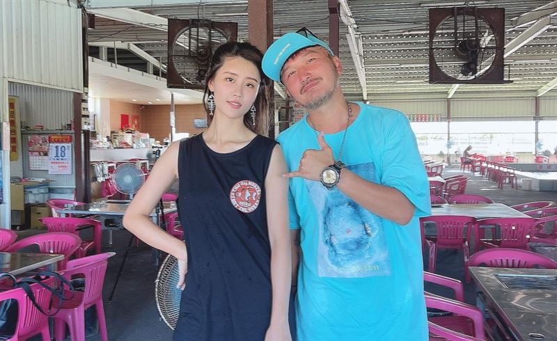 林真亦被问彩蛋来宾？微笑女神暴雷了：百万级YT！粉丝疯猜“他” 时尚资讯 图4张
