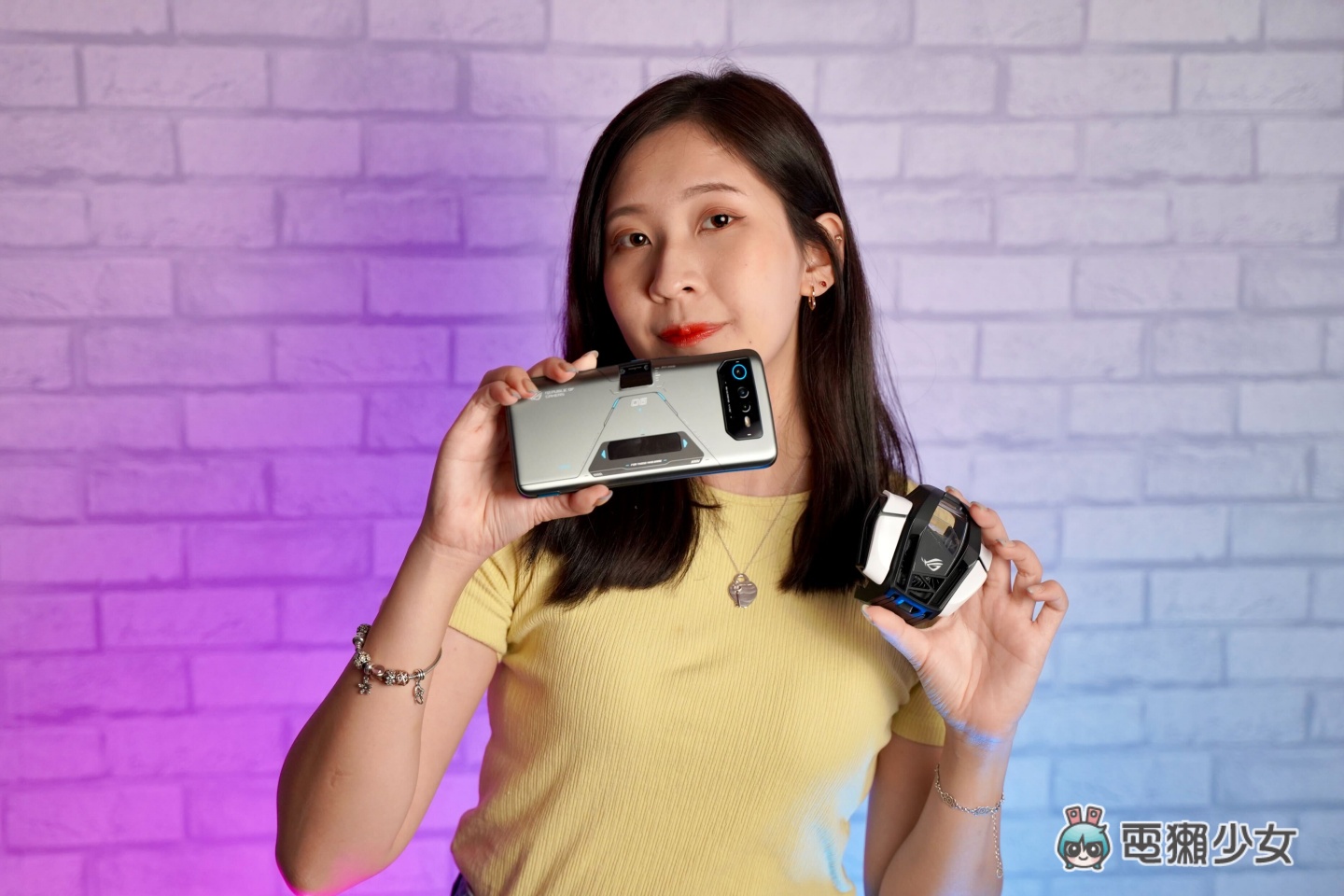 开箱｜处理器篡位排行第一！ROG Phone 6D Ultimate 电竞手机，出现神秘小黑盒？实测游戏数据结果说话，告诉你！它！有！多！强！ 数码科技 图1张