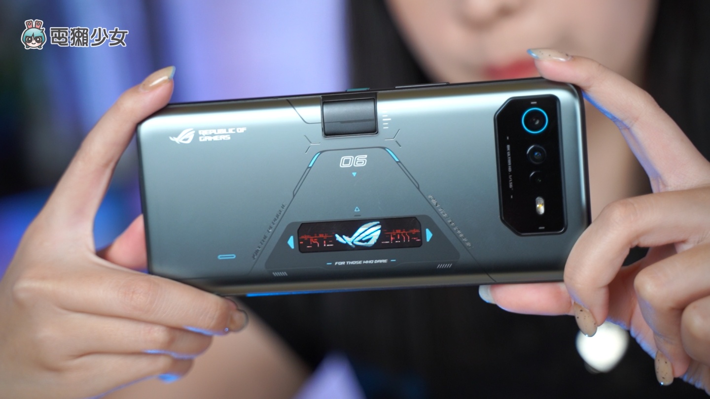 开箱｜处理器篡位排行第一！ROG Phone 6D Ultimate 电竞手机，出现神秘小黑盒？实测游戏数据结果说话，告诉你！它！有！多！强！ 数码科技 图3张