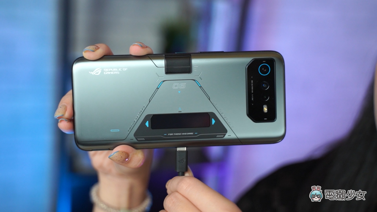 开箱｜处理器篡位排行第一！ROG Phone 6D Ultimate 电竞手机，出现神秘小黑盒？实测游戏数据结果说话，告诉你！它！有！多！强！ 数码科技 图5张