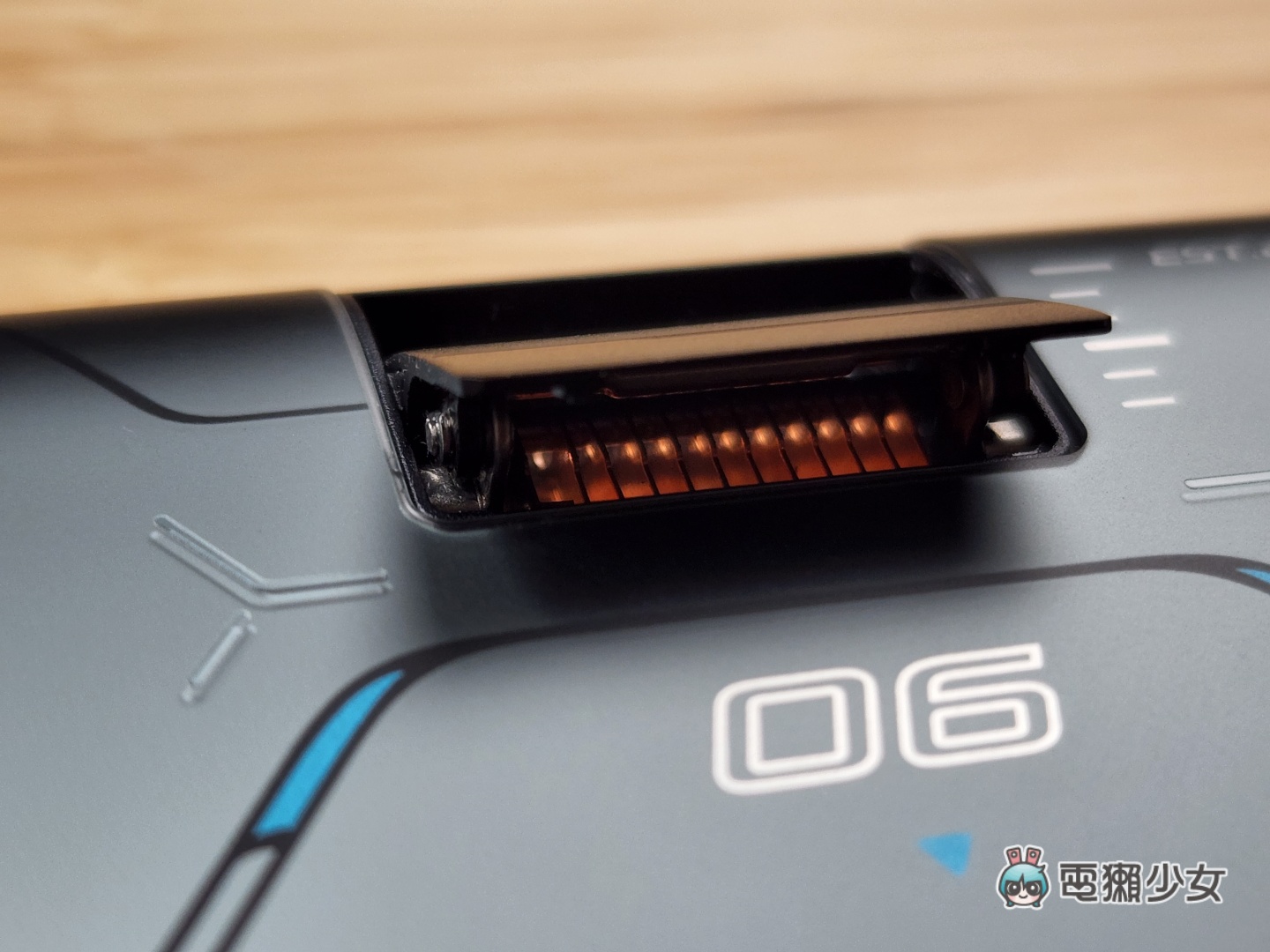 开箱｜处理器篡位排行第一！ROG Phone 6D Ultimate 电竞手机，出现神秘小黑盒？实测游戏数据结果说话，告诉你！它！有！多！强！ 数码科技 图7张