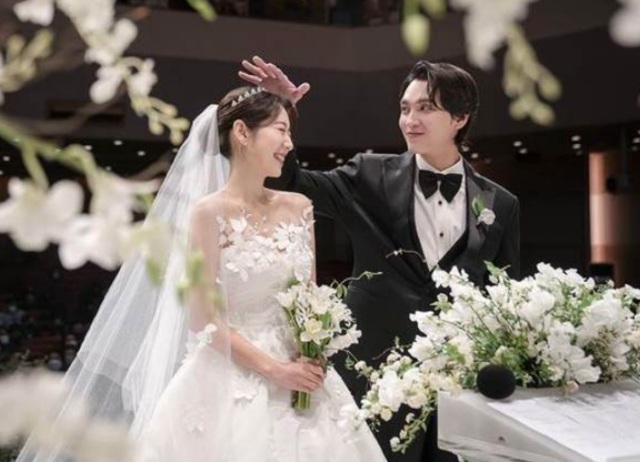 婚嫁 I 怀孕新娘要谨慎的5件事，怀孕几个月份适合办婚礼？ 更多热点 图1张