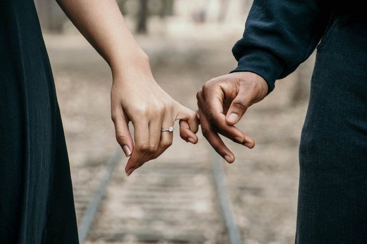 情感 I “不适合就不适合，千万别和自己赌气”15句男女受用成熟恋爱金句 更多热点 图4张