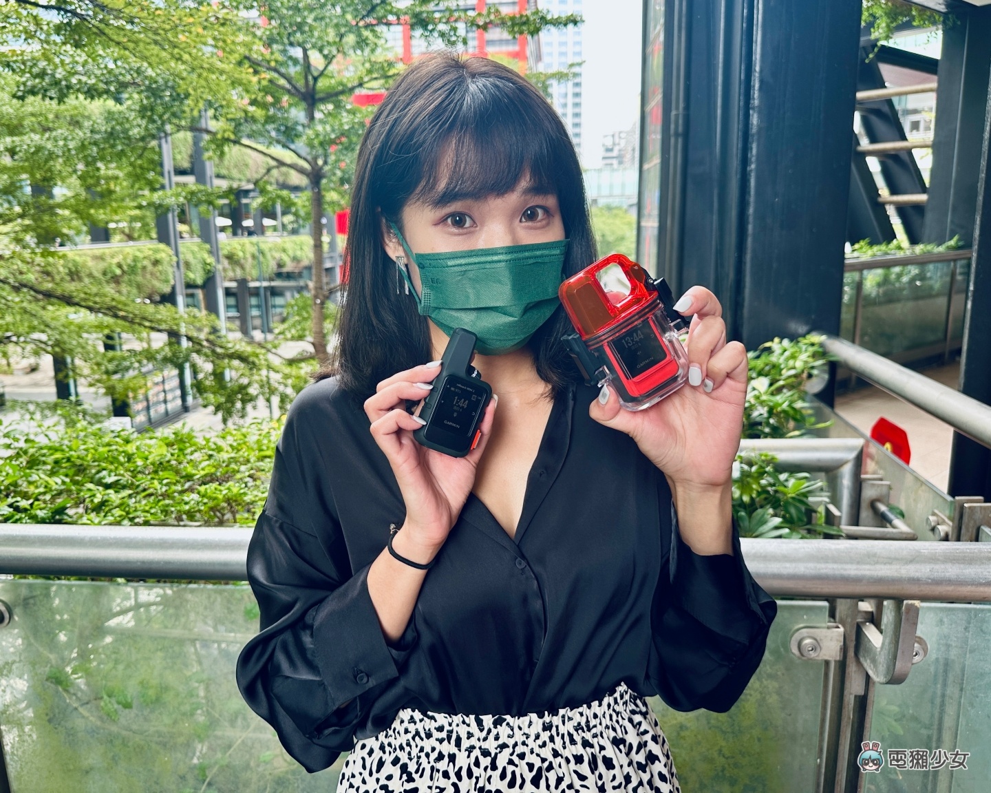 出门｜看到 Garmin inReach Mini 2 卫星通讯器本人，居然还有防水壳！登山潜水一次包办，把关户外活动安全 数码科技 图1张