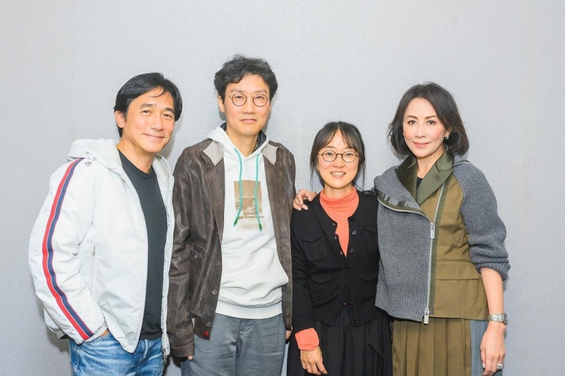 《鱿鱼游戏2》又有大咖加入？梁朝伟同框导演黄东赫 娱乐资讯 图3张