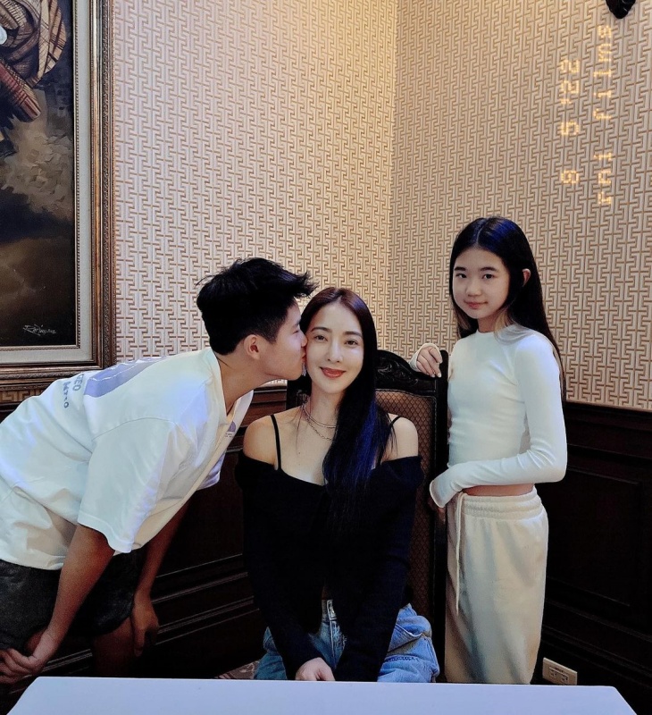 吴速玲晒12岁Grace近照！曝女儿不想被摸脸 娱乐资讯 图3张