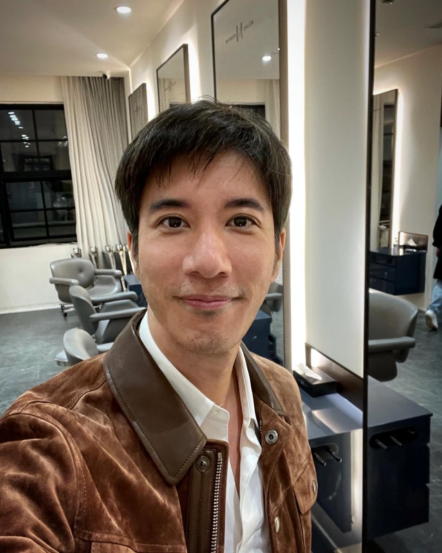 王力宏最新照曝光！一头长发不修边幅 年收入2亿一切归零！ 娱乐资讯 图4张