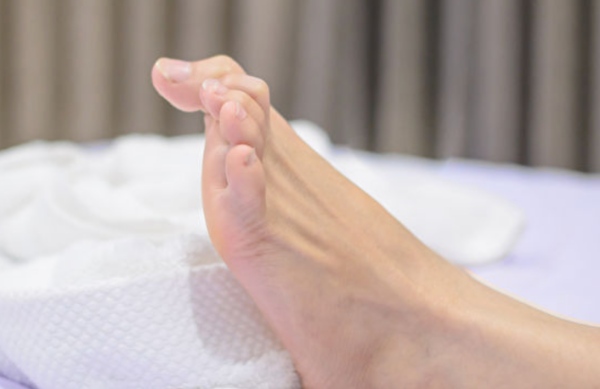 健康 I 夜间总是腿抽筋还痛到不行，除了缺钙还有这3个病因 更多热点 图1张