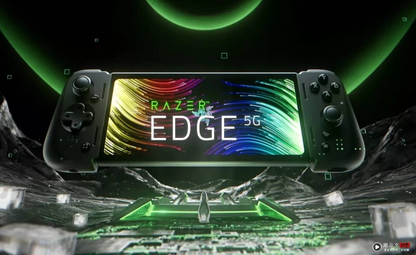 Razer 第一台掌上型游戏机‘ Razer Edge ’亮相！搭配高通为游戏打造的行动平台，拆掉控制器则像极一块平板 数码科技 图1张