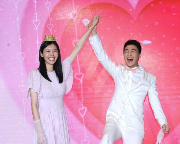 回忆何猷君3年前“大阵仗求婚”！奚梦瑶：特别烂 娱乐资讯 图2张