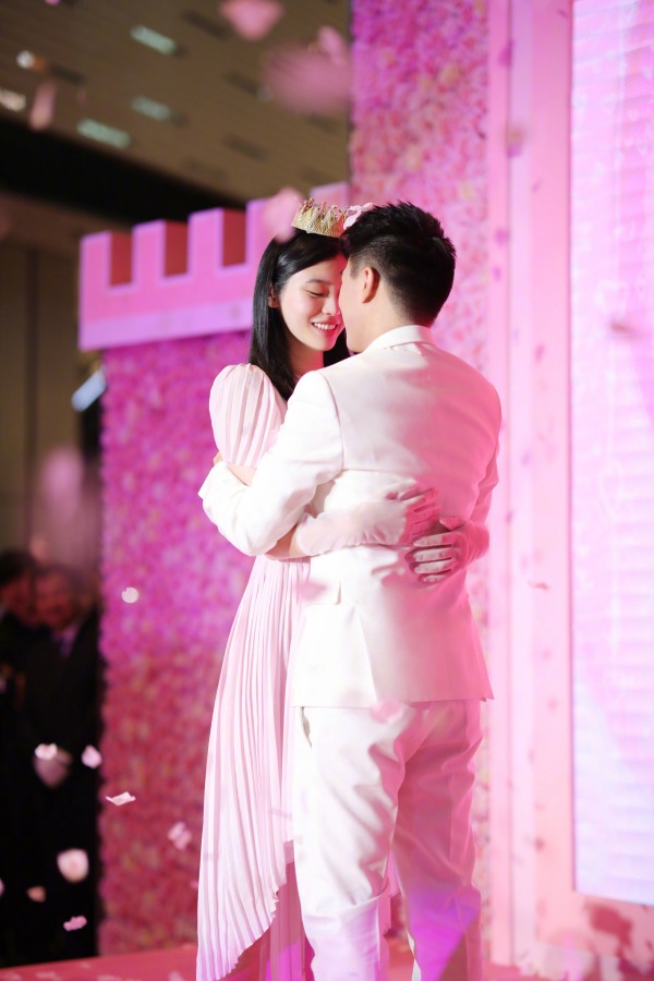 回忆何猷君3年前“大阵仗求婚”！奚梦瑶：特别烂 娱乐资讯 图3张