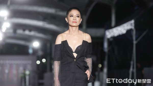 金钟奖红毯｜《华灯初上》妈妈桑内斗！杨谨华深V辣晒事业线…刘品言侧边“一条线”全抛！ 娱乐资讯 图5张