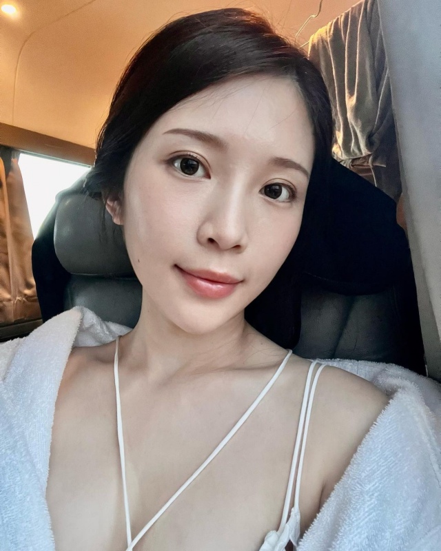鸡排妹结婚！嫁日籍医生 男方支持她出大尺度写真！ 娱乐资讯 图2张