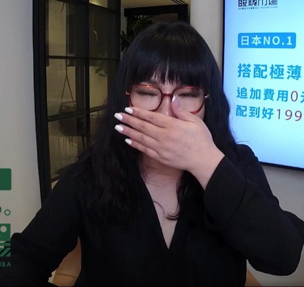 7月癌逝...朱俐静突现身唐绮阳直播：不要怕 娱乐资讯 图3张