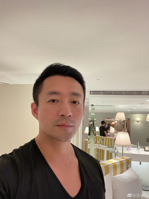 汪小菲直播含泪诉：想念女儿就抬头看天！感谢大S、具俊晔 娱乐资讯 图2张