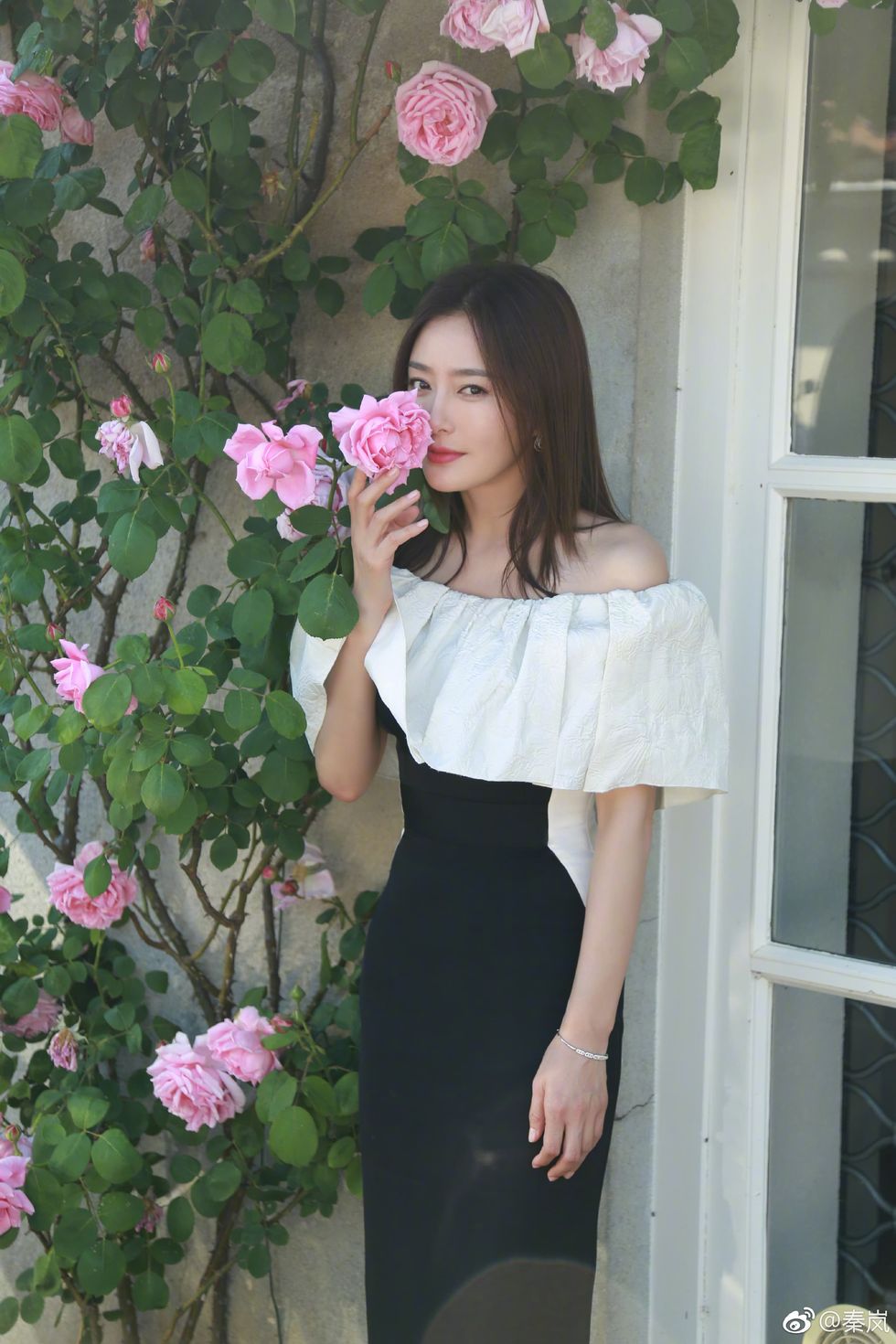 语录 I 43岁温柔的秦岚，12个能当女性教科书的人生语录！ 更多热点 图4张