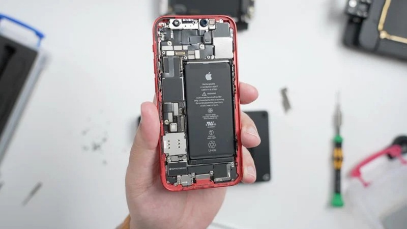 科技 I 哪一款iPhone最难修？官方认证是TA！这两个特点超难修！ 更多热点 图2张