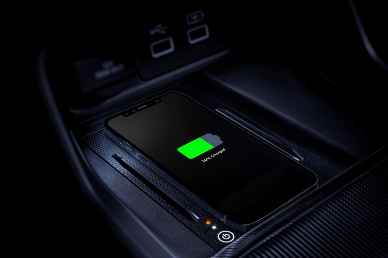 Car I Civic 2.0 RS e:HEV 依旧迷人！新增手机无线充电板和10.2寸仪表板等！ 更多热点 图5张