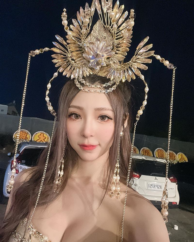 “最美礼生”宁宁抛衣裳变天界仙女　激裸解放狂野看光！网：美呆了 时尚资讯 图1张