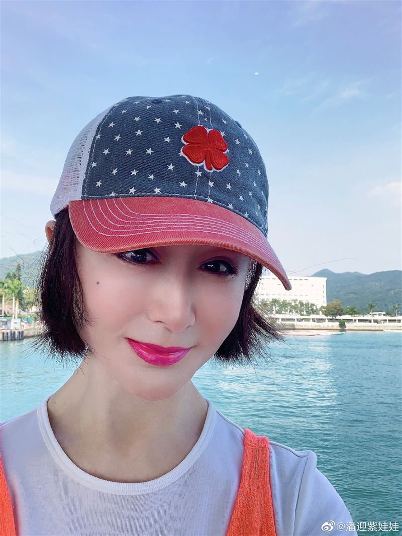 73岁“不老妖姬”潘迎紫解封摘口罩出门！惊人容貌仙气喷发 时尚资讯 图5张