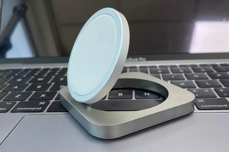 科技 I 果粉准备好钱包！Apple 即将发布可折叠立架充电器！ 更多热点 图3张